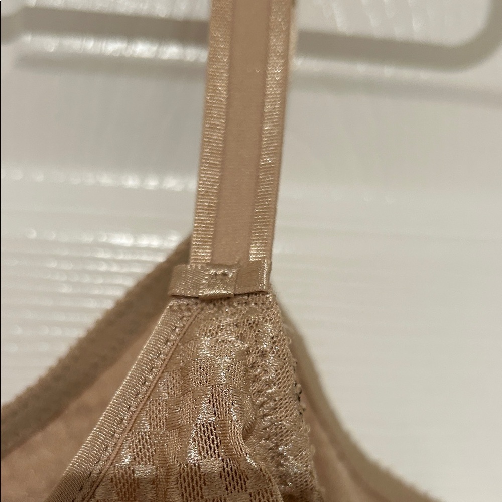 Chantelle Shimmering Tan Bra - Picture 3 of 6
